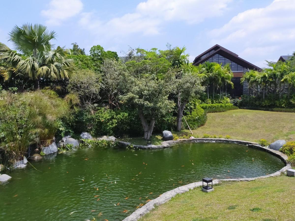 Vimala Hill villa&resort - 3 bedrooms Bogor Exteriör bild